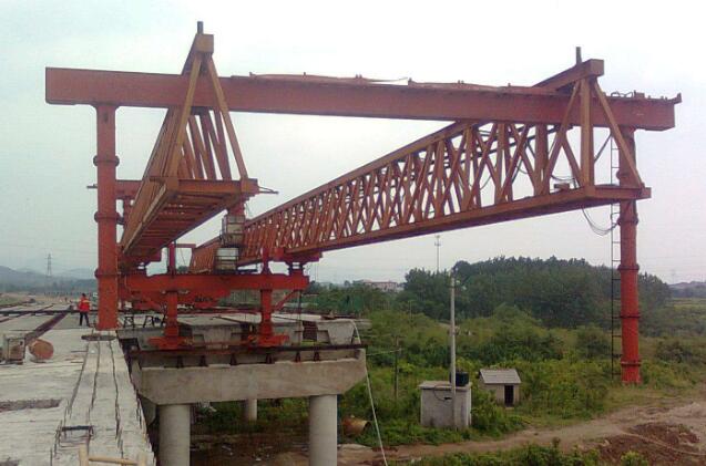 架桥机是怎样焊盘的呢?操作流程又有什么呢? 架桥机是怎样焊盘的呢?操作流程又有什么呢?