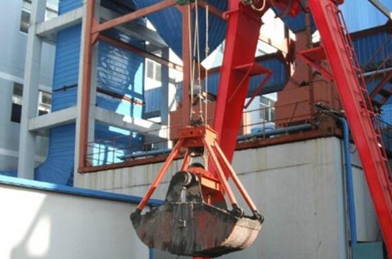 门式抓斗起重机工作中**操作规程 门式抓斗起重机工作中**操作规程