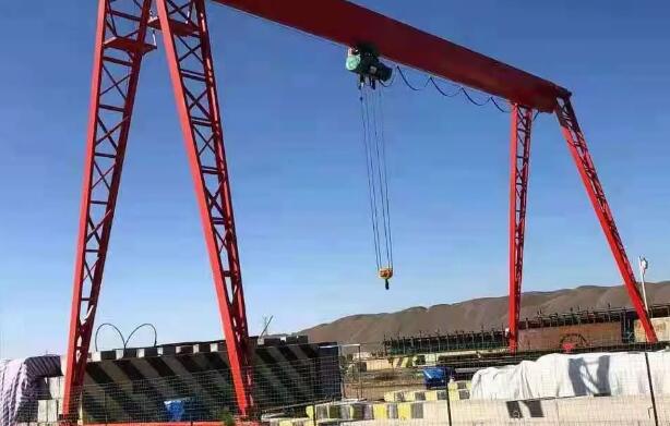 如何正确安装二手双梁龙门吊的轨道 如何正确安装二手双梁龙门吊的轨道