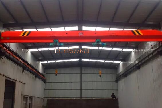 起重吊钩桥式起重机运用比较普遍的起重设备 起重吊钩桥式起重机运用比较普遍的起重设备
