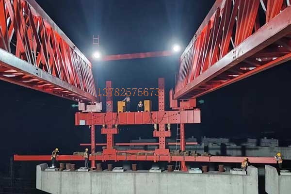 HNJQ60-360配重架桥机，广州白云跨铁项目，架设完成