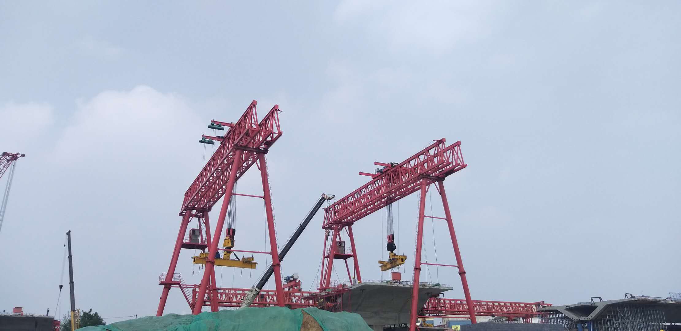 门式起重机厂家分享：吊钩桥式起重机QD型20/5T技术详情