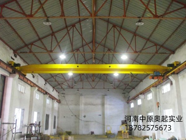 单梁起重机照片展现
